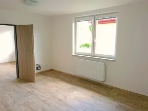 Pronájem bytu 2+kk, Kamenný Újezd, 5. května, 43 m2