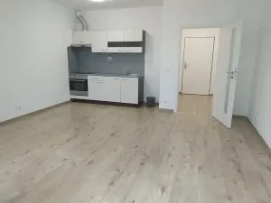 Prodej bytu 1+kk, Praha - Uhříněves, náměstí Bratří Jandusů, 35 m2