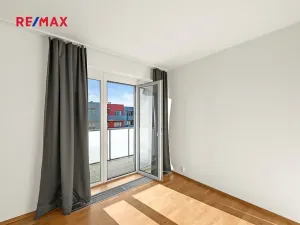 Pronájem bytu 1+kk, Praha - Řeporyje, Kakosova, 35 m2