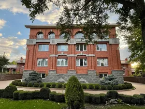 Prodej vícegeneračního domu, Kropyvnyckyj, Ukrajina, 600 m2