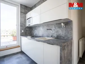 Pronájem bytu 1+kk, Pardubice - Zelené Předměstí, Smetanovo náměstí, 33 m2