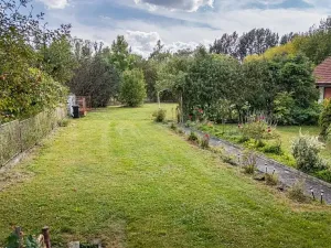 Prodej pozemku pro bydlení, Uhersko, 3765 m2