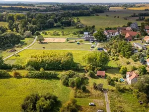 Prodej pozemku pro bydlení, Uhersko, 3765 m2