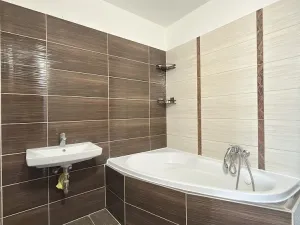 Pronájem bytu 3+1, Ústí nad Labem - Krásné Březno, V Oblouku, 72 m2