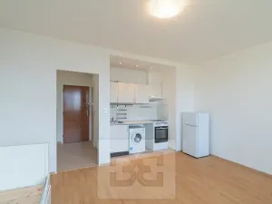 Pronájem bytu 1+kk, Praha - Troja, Lešenská, 26 m2