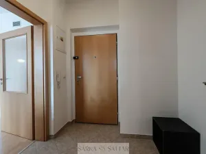 Pronájem bytu 1+kk, Praha - Košíře, Pod Klamovkou, 39 m2