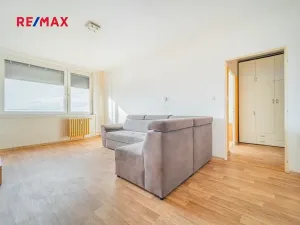 Prodej bytu 2+kk, Odolena Voda, Dolní náměstí, 43 m2
