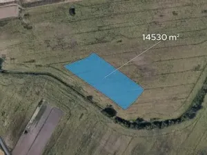 Prodej podílu pole, Sezemice, 2724 m2