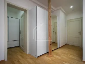 Pronájem bytu 1+kk, Praha - Karlín, Sokolovská, 64 m2