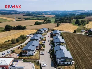 Pronájem bytu 2+kk, Lavičky, 60 m2