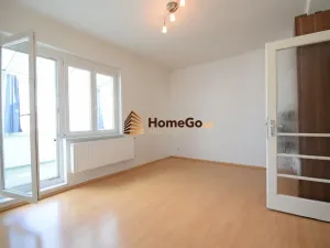 Pronájem bytu 1+kk, Praha - Nusle, U gymnázia, 47 m2