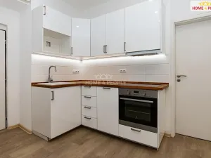 Prodej bytu 2+kk, Praha - Libeň, Novovysočanská, 37 m2