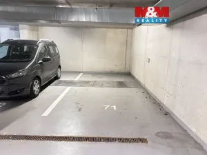 Prodej garážového stání, Praha - Kamýk, 22 m2