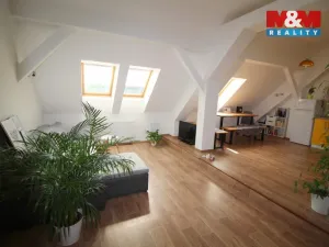 Pronájem bytu 2+kk, Hradec Králové, Tylovo nábřeží, 68 m2