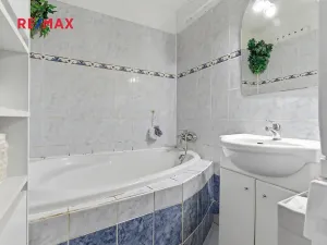 Prodej bytu 3+kk, Praha - Prosek, Vysočanská, 68 m2