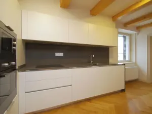 Pronájem atypického bytu, Praha - Nové Město, Bolzanova, 199 m2