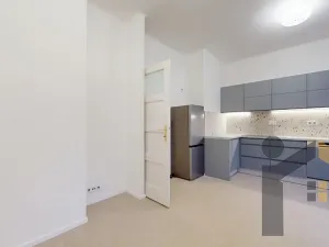 Pronájem bytu 2+1, Praha - Smíchov, Moulíkova, 79 m2