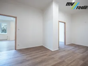 Prodej bytu 2+1, Milovice, Topolová, 66 m2