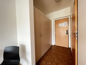 Pronájem bytu 2+kk, Praha - Smíchov, Křížová, 35 m2