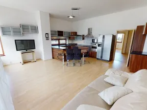 Pronájem bytu 3+kk, Praha - Štěrboholy, Laudonova, 135 m2