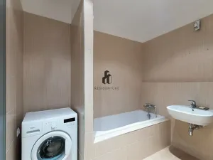 Pronájem bytu 1+kk, Praha - Vinohrady, Korunní, 42 m2