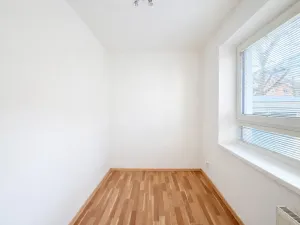 Pronájem bytu 2+kk, Milovice - Mladá, Braniborská, 30 m2
