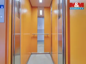 Prodej bytu 2+1, Karlovy Vary - Doubí, Modenská, 60 m2