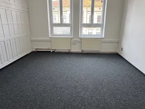 Pronájem kanceláře, Pardubice, Jana Palacha, 24 m2