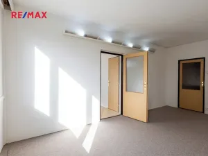 Prodej bytu 3+1, Praha - Malešice, Počernická, 72 m2