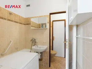 Prodej bytu 3+1, Praha - Malešice, Počernická, 72 m2