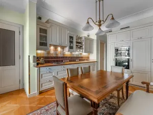 Pronájem bytu 3+1, Praha - Malá Strana, U lužického semináře, 111 m2