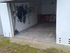 Pronájem garáže, Hradec Králové, U Mostku, 19 m2