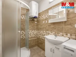 Prodej bytu 3+1, Bzová, 75 m2