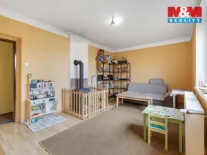 Prodej bytu 3+1, Bzová, 75 m2