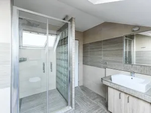 Pronájem apartmánu, Praha - Hloubětín, Aloisovská, 340 m2