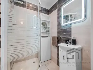 Prodej bytu 2+kk, Praha - Hostivař, Zápasnická, 39 m2