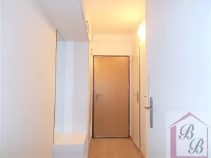 Prodej bytu 1+kk, Praha - Háje, Hlavatého, 27 m2