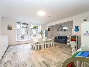 Pronájem komerční nemovitosti, Praha - Štěrboholy, Ústřední, 280 m2