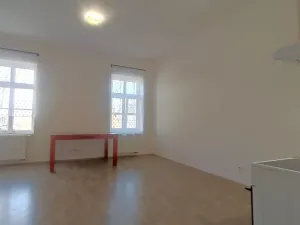 Pronájem bytu 1+kk, Hradec Králové, Denisovo náměstí, 43 m2