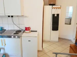 Pronájem komerční nemovitosti, Praha - Vinohrady, Lužická, 18 m2