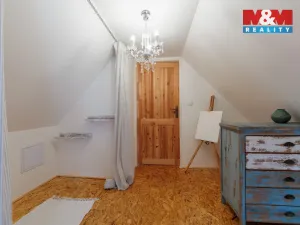 Prodej rodinného domu, Libá, 228 m2