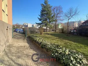 Prodej bytu 3+1, Praha - Modřany, U zastávky, 60 m2