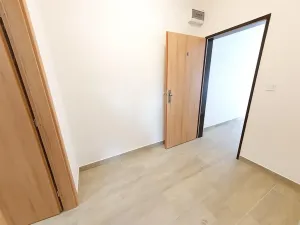 Pronájem bytu 1+kk, Praha - Slivenec, Ke Smíchovu, 31 m2