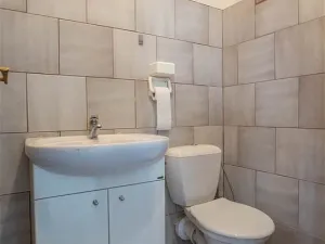 Pronájem obchodního prostoru, Praha, Broumarská, 48 m2