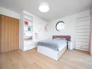 Prodej vícegeneračního domu, Praha - Malešice, Dubského, 321 m2