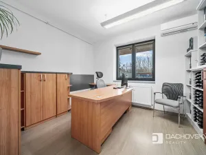 Prodej obchodního prostoru, Pardubice, K Dolíčku, 374 m2