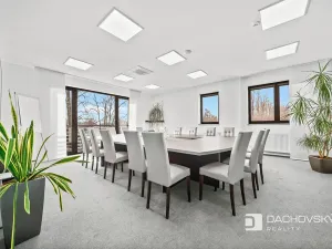 Prodej obchodního prostoru, Pardubice, K Dolíčku, 374 m2