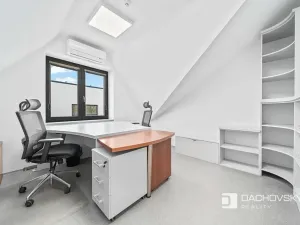 Prodej obchodního prostoru, Pardubice, K Dolíčku, 374 m2