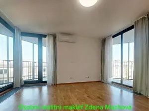 Pronájem bytu 1+kk, Praha - Žižkov, Ke kapslovně, 38 m2
