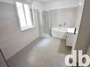 Pronájem bytu 3+kk, Karlovy Vary, Táborská, 80 m2